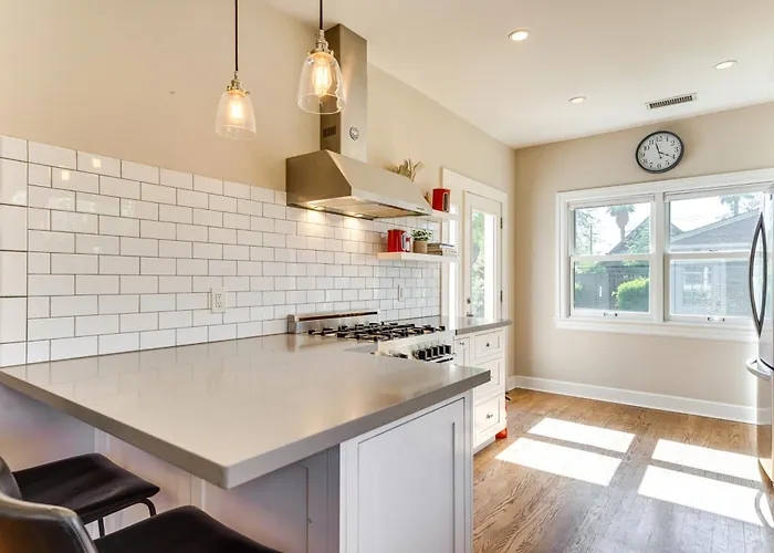 Bring Your Pets! Family Getaway W/ Patio Holiday home *