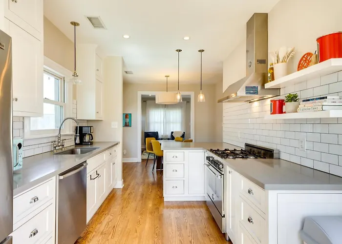 Holiday home Bring Your Pets! Family Getaway W/ Patio