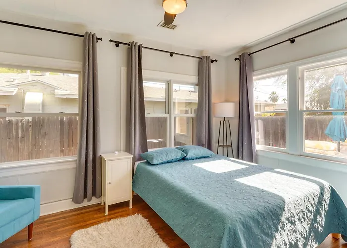 Holiday home Bring Your Pets! Family Getaway W/ Patio *