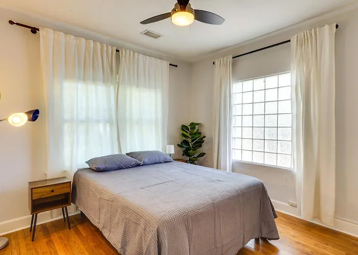 Holiday home Bring Your Pets! Family Getaway W/ Patio Phoenix