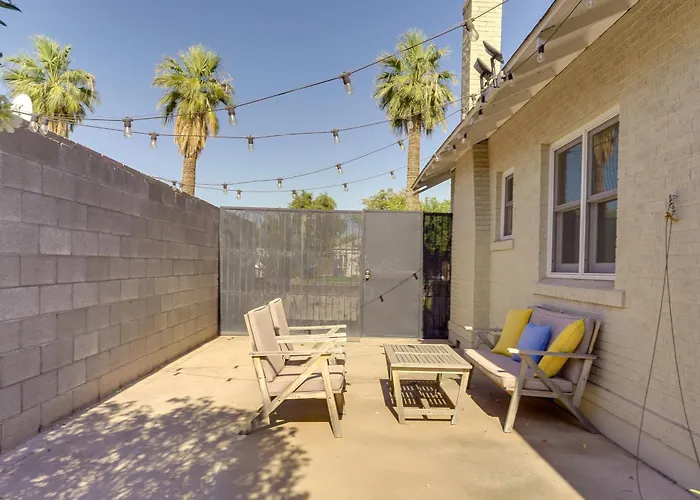 Bring Your Pets! Family Getaway W/ Patio Holiday home Phoenix